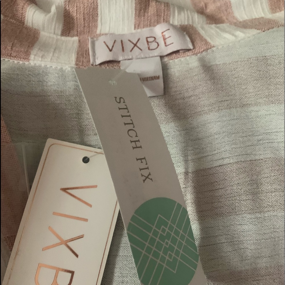 Never worn size small from stitch fix.